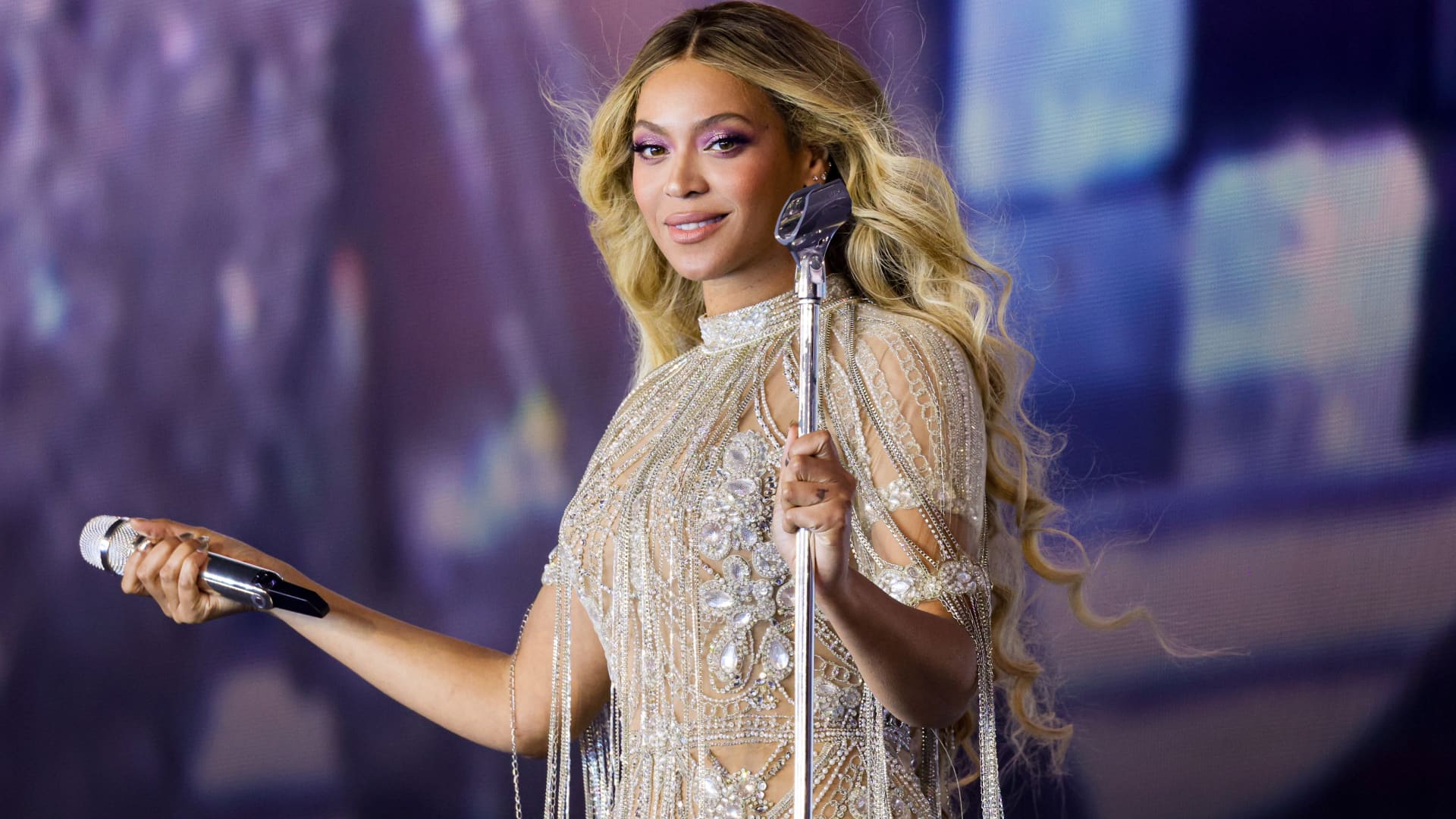 The Impact of Mega World Tours on Inflation: Concerts, Prices, and Spending Spree
