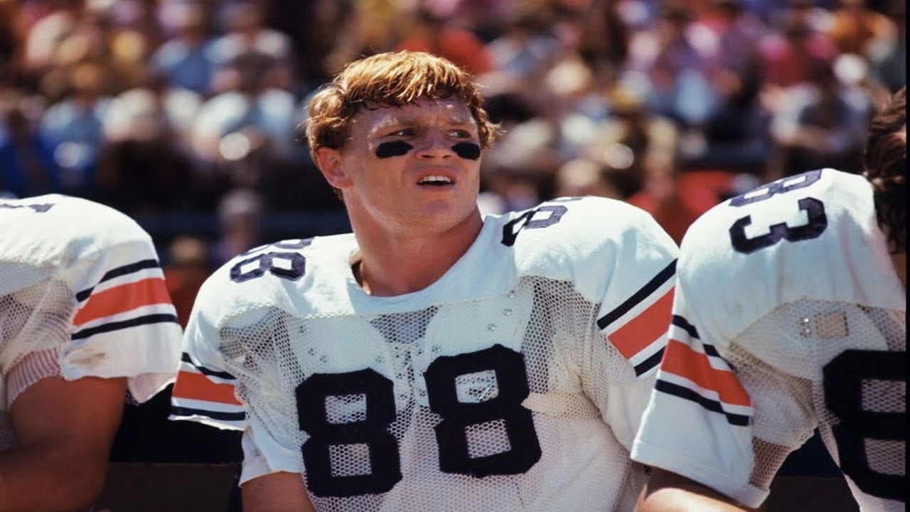 "Auburn Football Legend Terry Beasley Passes Away at 73"