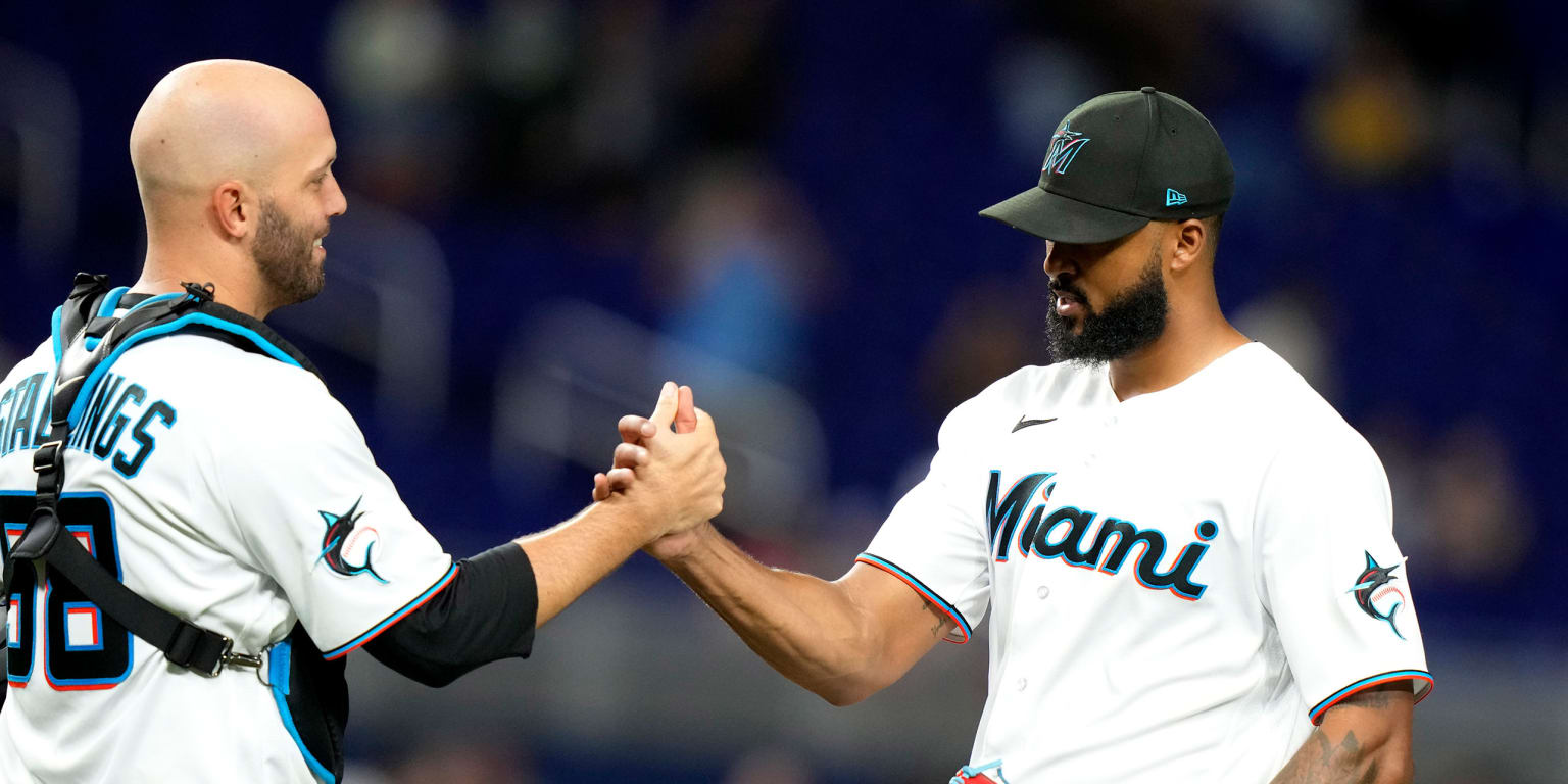 Alcantara dominates Twins in shutout win.