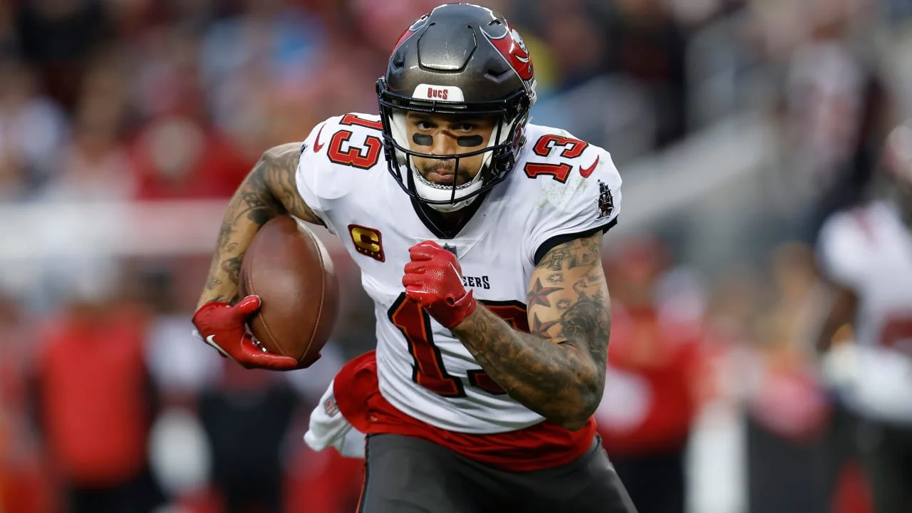 Mike Evans switches to 49ers, closing a 12-year Buccaneers chapter