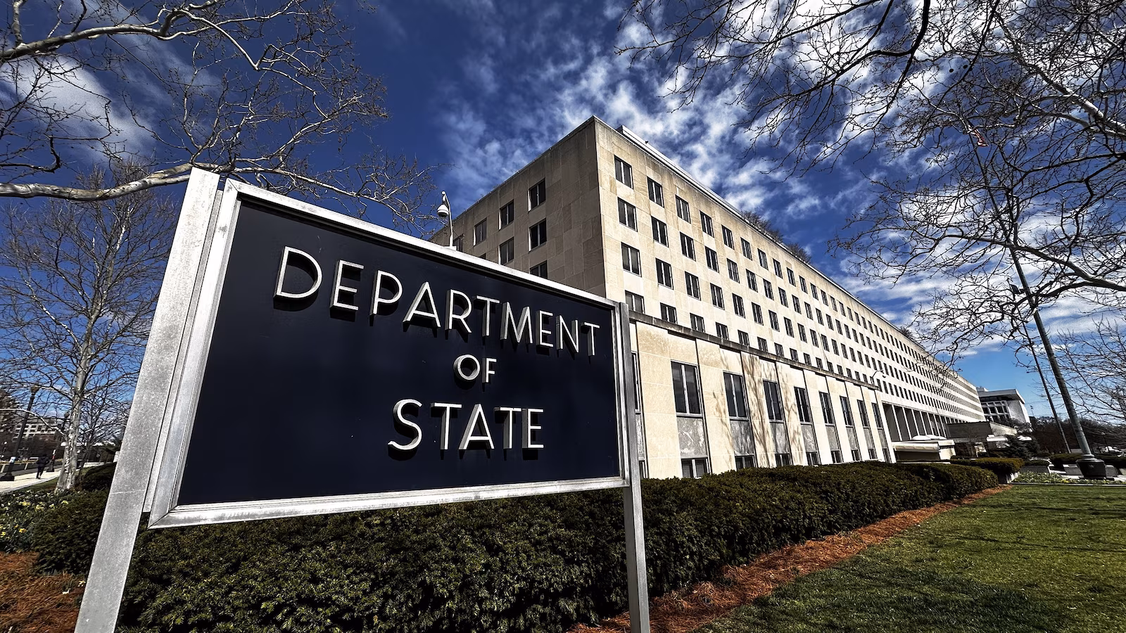 Fulbright Board Resigns Over Trump Administration's Interference