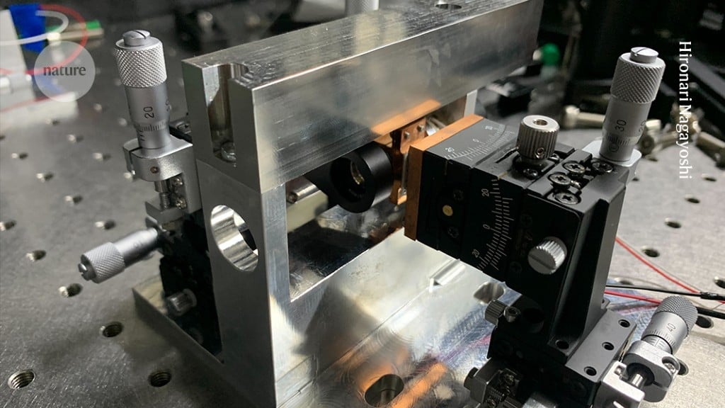 Featured image for "Physicists Develop Light-Based 'Qumodes' as Alternative to Qubits for Quantum Computing"