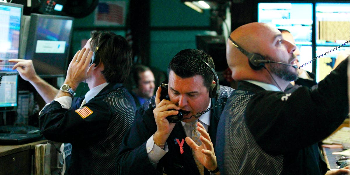 Mixed outlook for US stock market as experts predict both rallies and slides.