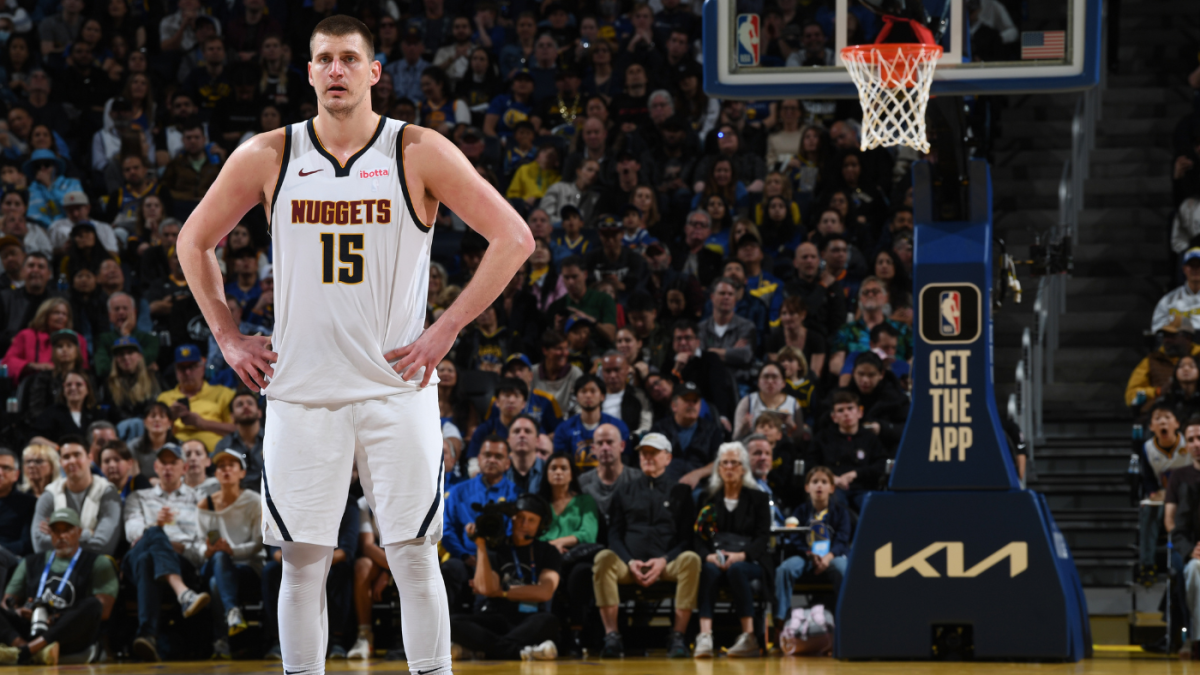 "Nikola Jokic's Historic Triple-Double Streak Propels Nuggets Past Warriors"