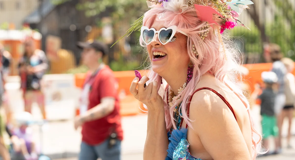 "Coney Island's Mermaid Parade Draws Thousands for 41st Year"