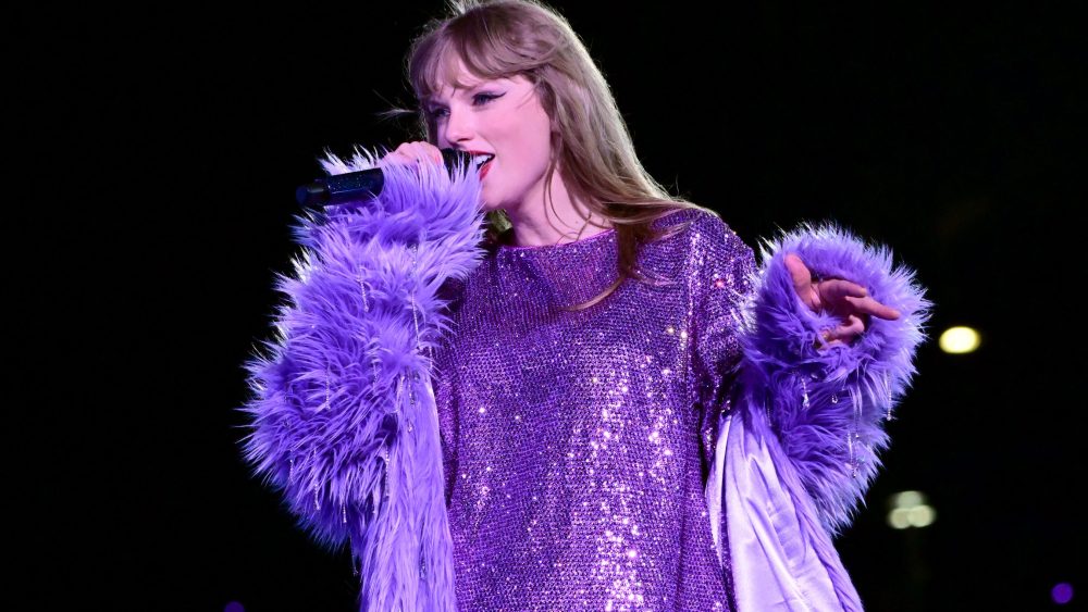 Taylor Swift defends fan from security guard during concert in Philly.
