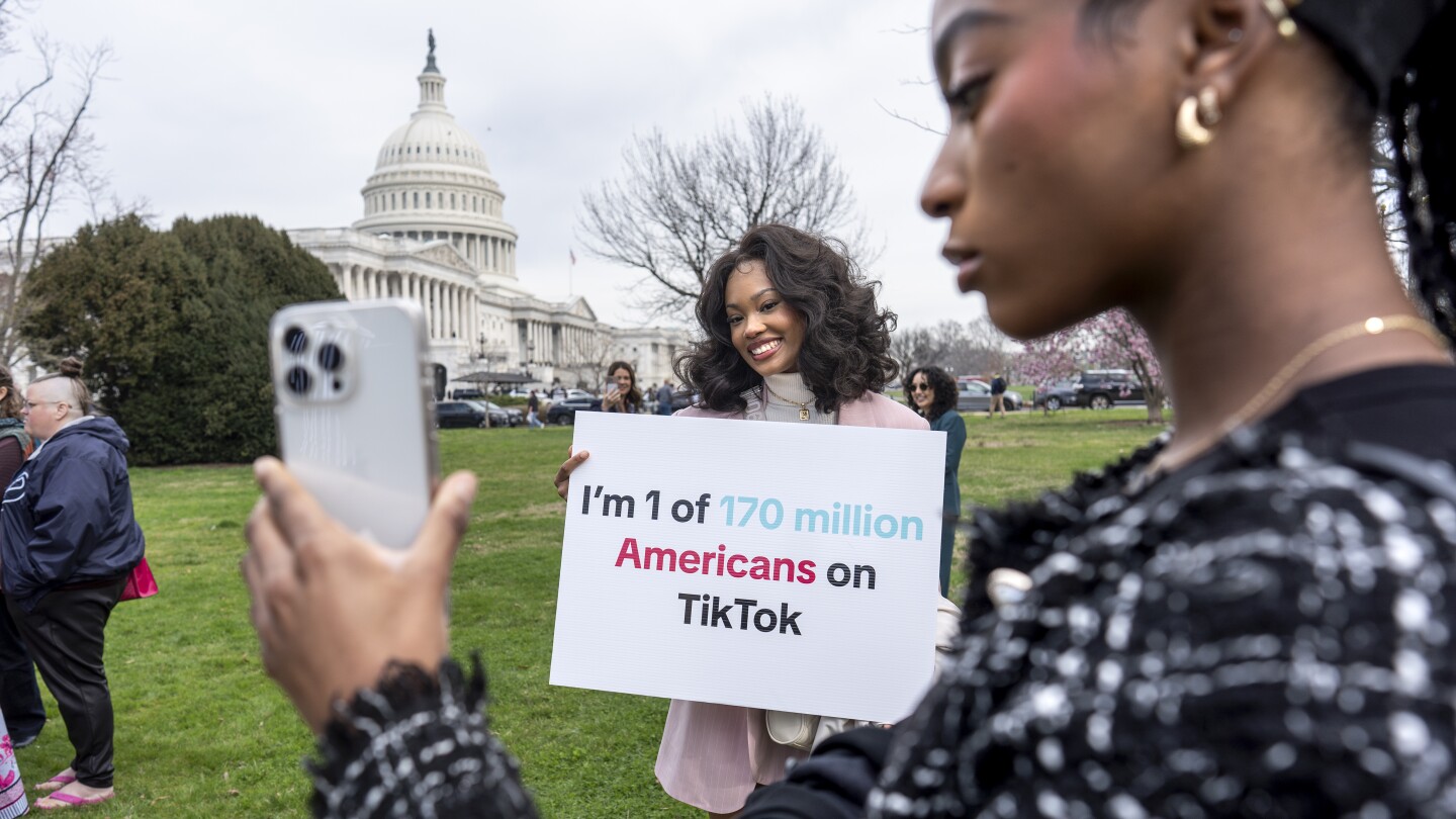 "US Lawmakers Pass TikTok Ban Bill Amid Concerns Over China's Influence"