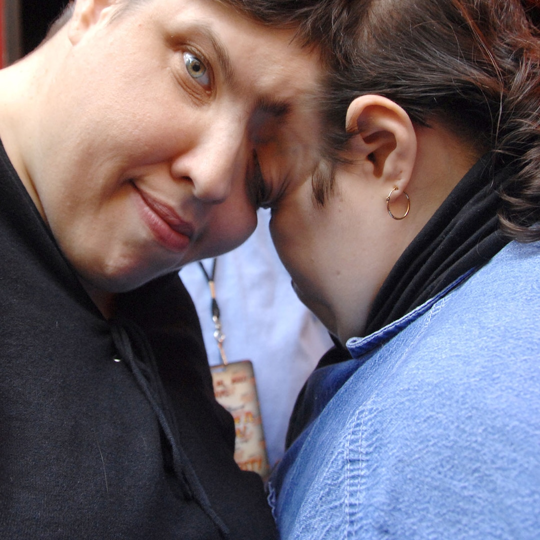 Featured image for "World's Oldest Conjoined Twins Lori and George Schappell Pass Away at 62"