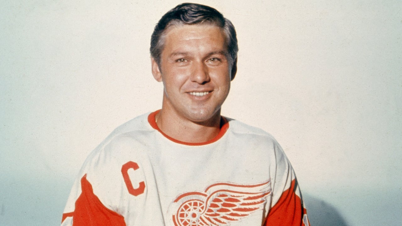 Featured image for Red Wings Legend and Hall of Famer Alex Delvecchio Passes Away at 93