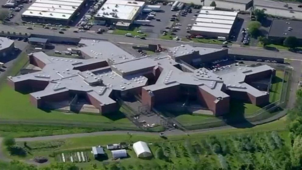 Philadelphia jailbreak suspect linked to multiple murders