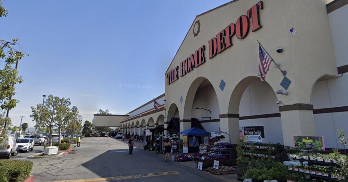 Man fleeing ICE raid in California killed after running onto freeway
