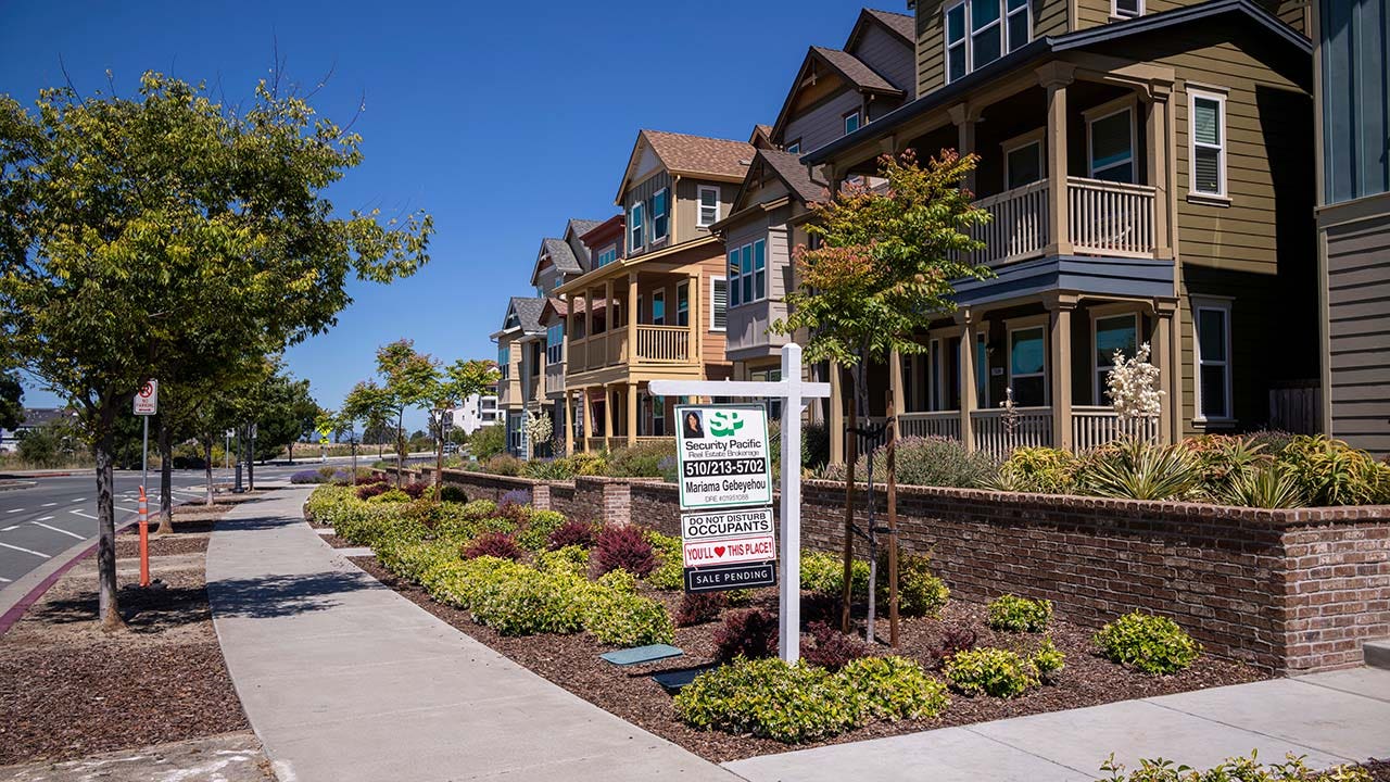 Mortgage Rates Buck Trend, Drop Sharply.