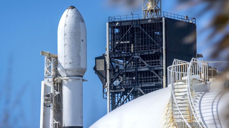 "SpaceX's 'Odie' Lunar Lander Launch Marks Milestone in US Moon Mission"