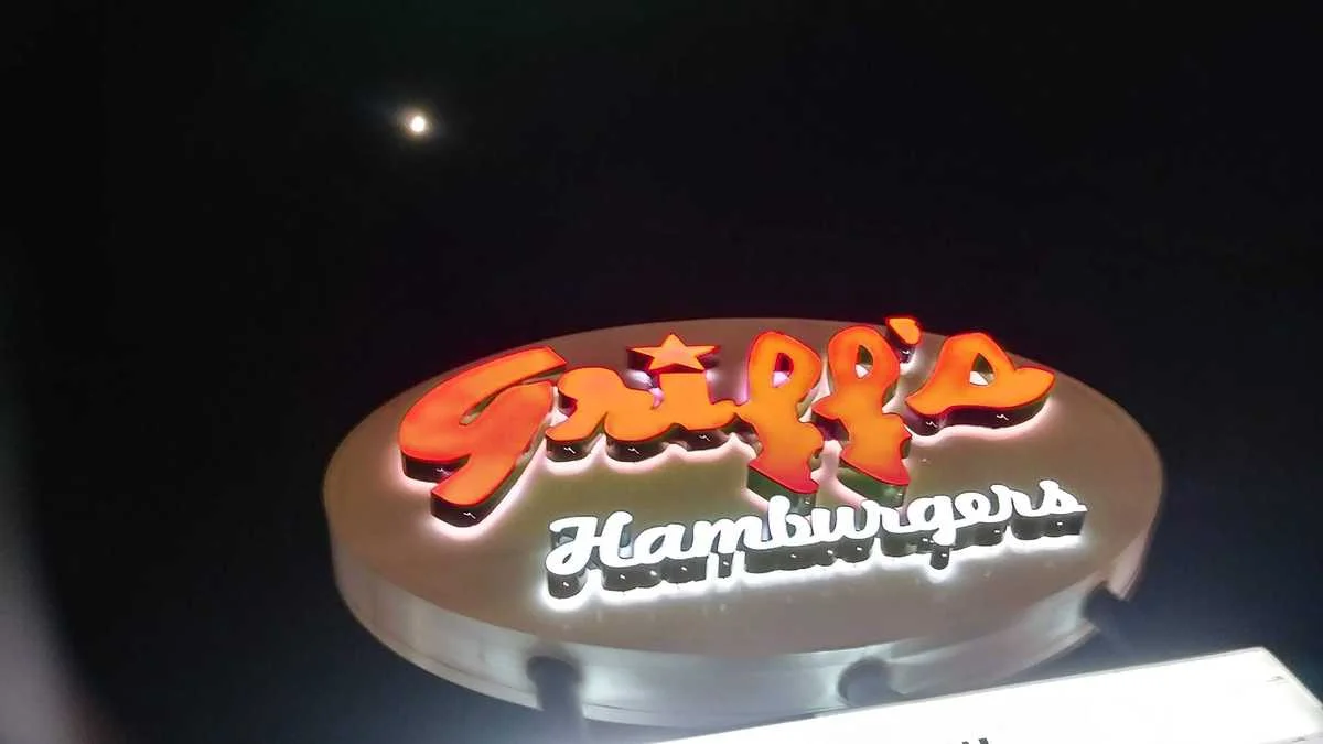 Closure of Griff's Hamburgers in Albuquerque