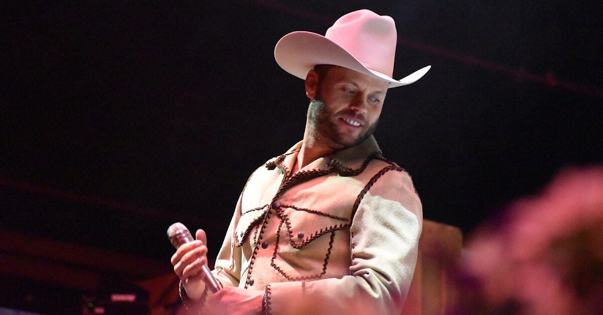 Featured image for Charley Crockett Defends Beyoncé Amid Country Music Social Media Backlash