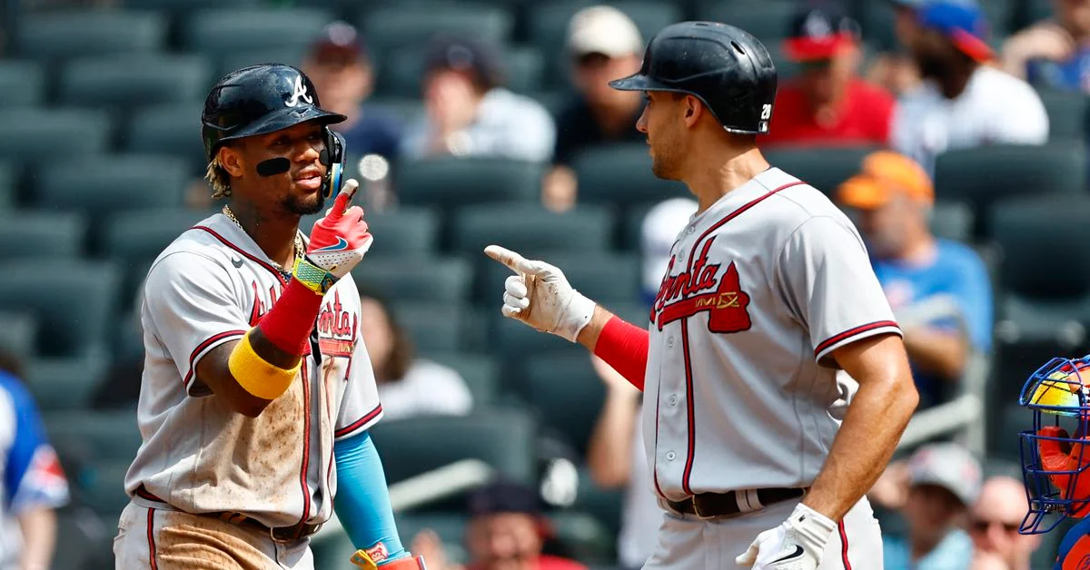 "Matt Olson's Record-Breaking Home Run Streak Propels Braves to Victory"