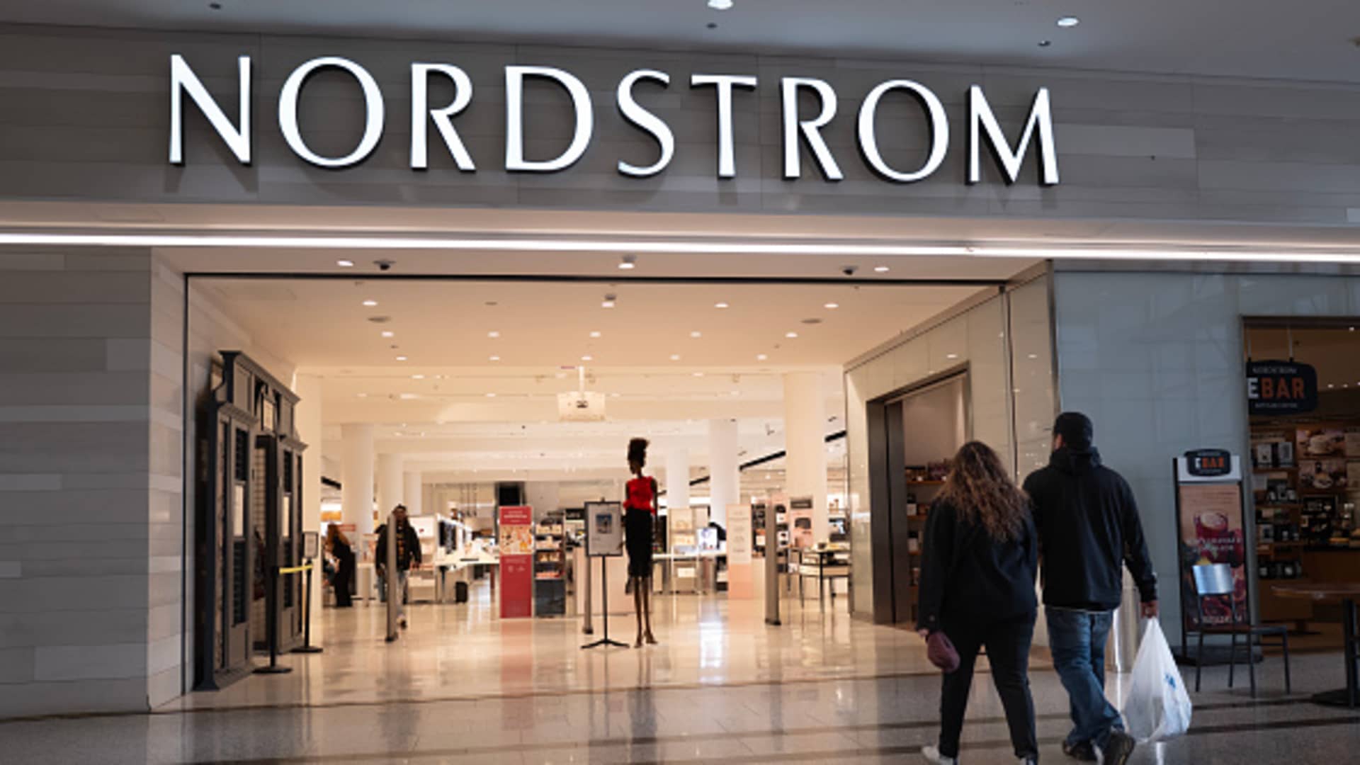 Featured image for Baby Boomers' Loyalty to Department Stores: What They Know That Gen Z Doesn't