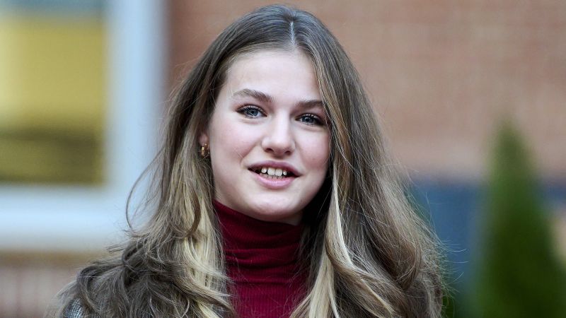 Spain's Crown Princess Leonor Begins 3-Year Military Training