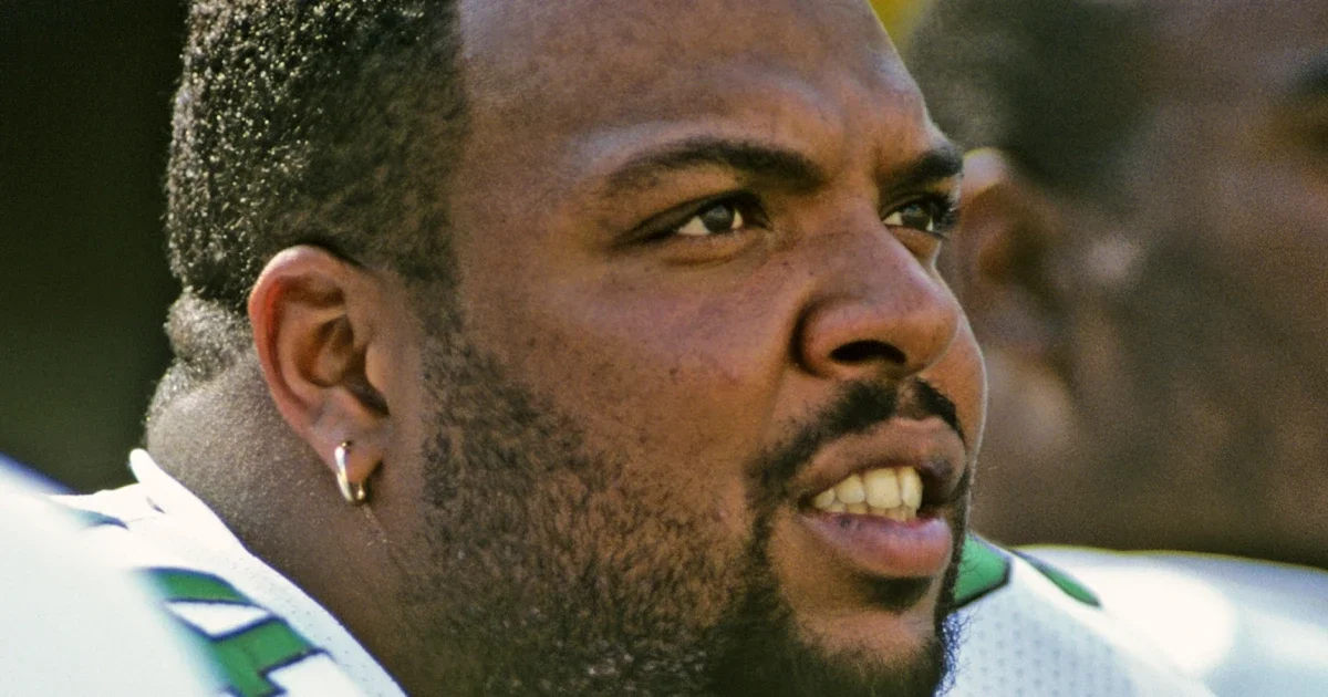 Former NFL defensive lineman found dead after LA encampment stabbing