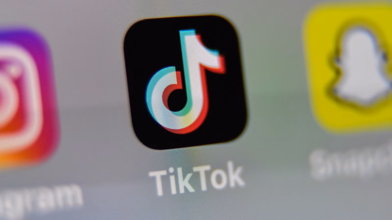 Featured image for TikTok's U.S. Deal with Oracle and Investors: What It Means for Users