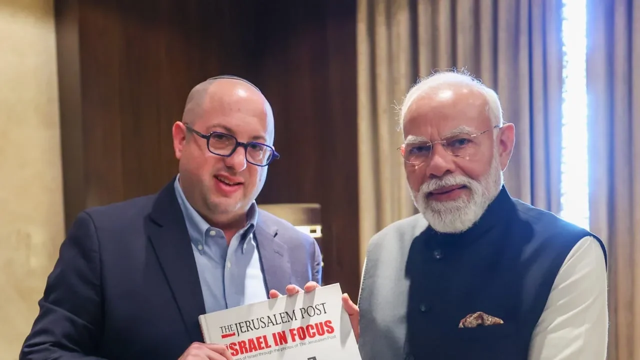 Modi pens handwritten front-page note on Jerusalem Post amid Israel visit