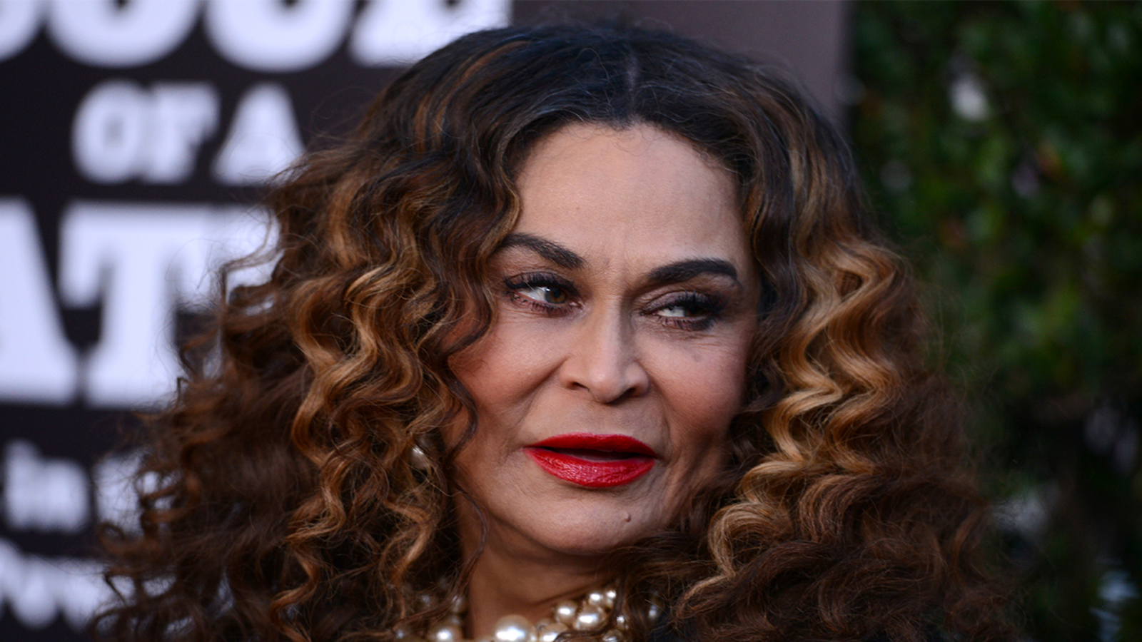 Beyonce's Mother's Los Angeles Home Robbed of $1 Million in Cash and Jewelry