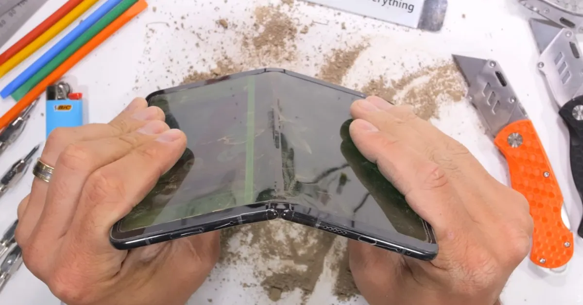 "Google Pixel Fold's Durability Test Results in Devastating Carnage"