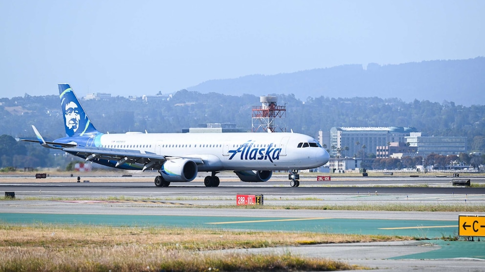 Off-duty pilot charged with 83 counts of attempted murder for trying to sabotage Alaska Airlines flight