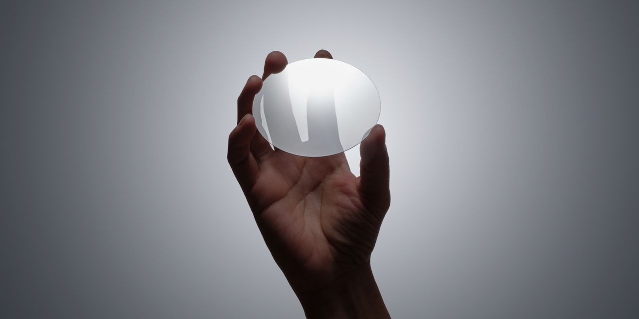 Featured image for "World's Biggest Diamond Holds Promise for Ultrafast Microchips"