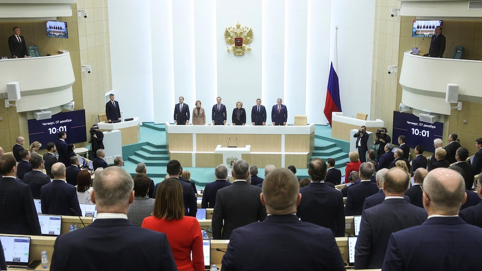 "Putin's Fifth Term Looms as Russia Sets 2024 Election Date"