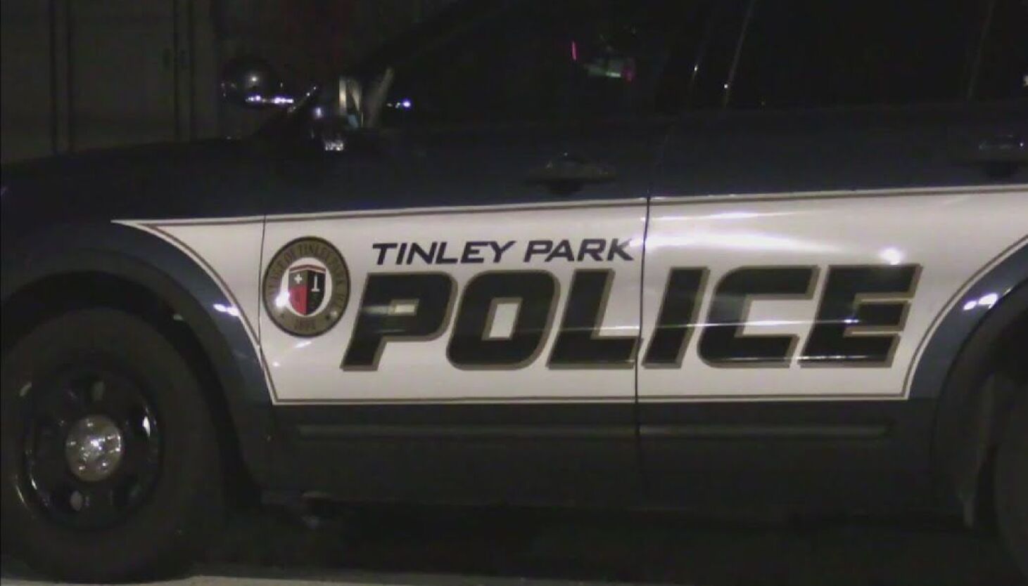 Flash mob of teens shuts down Tinley Park carnival.