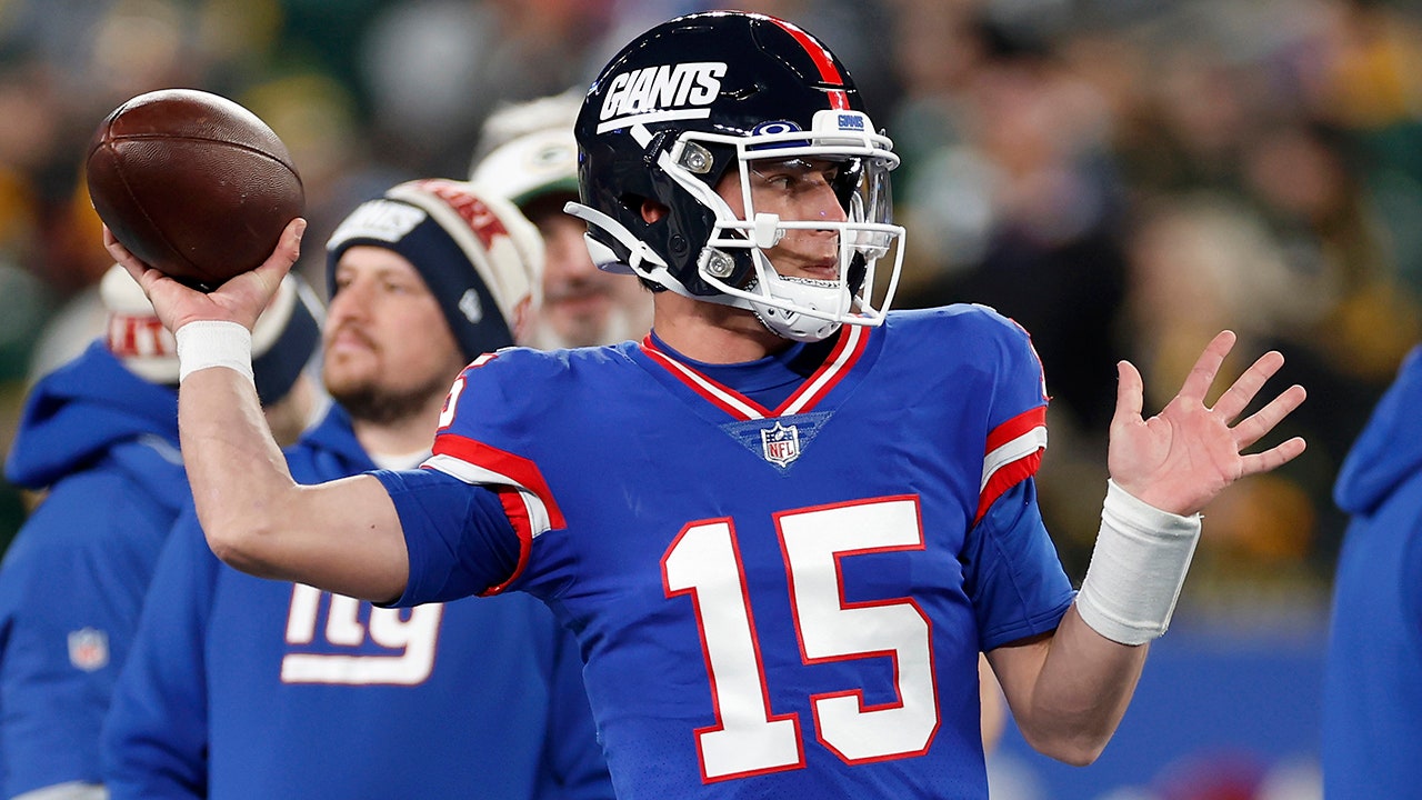 Featured image for "Tommy DeVito's Agent Steals the Spotlight in Giants' Packers Matchup"