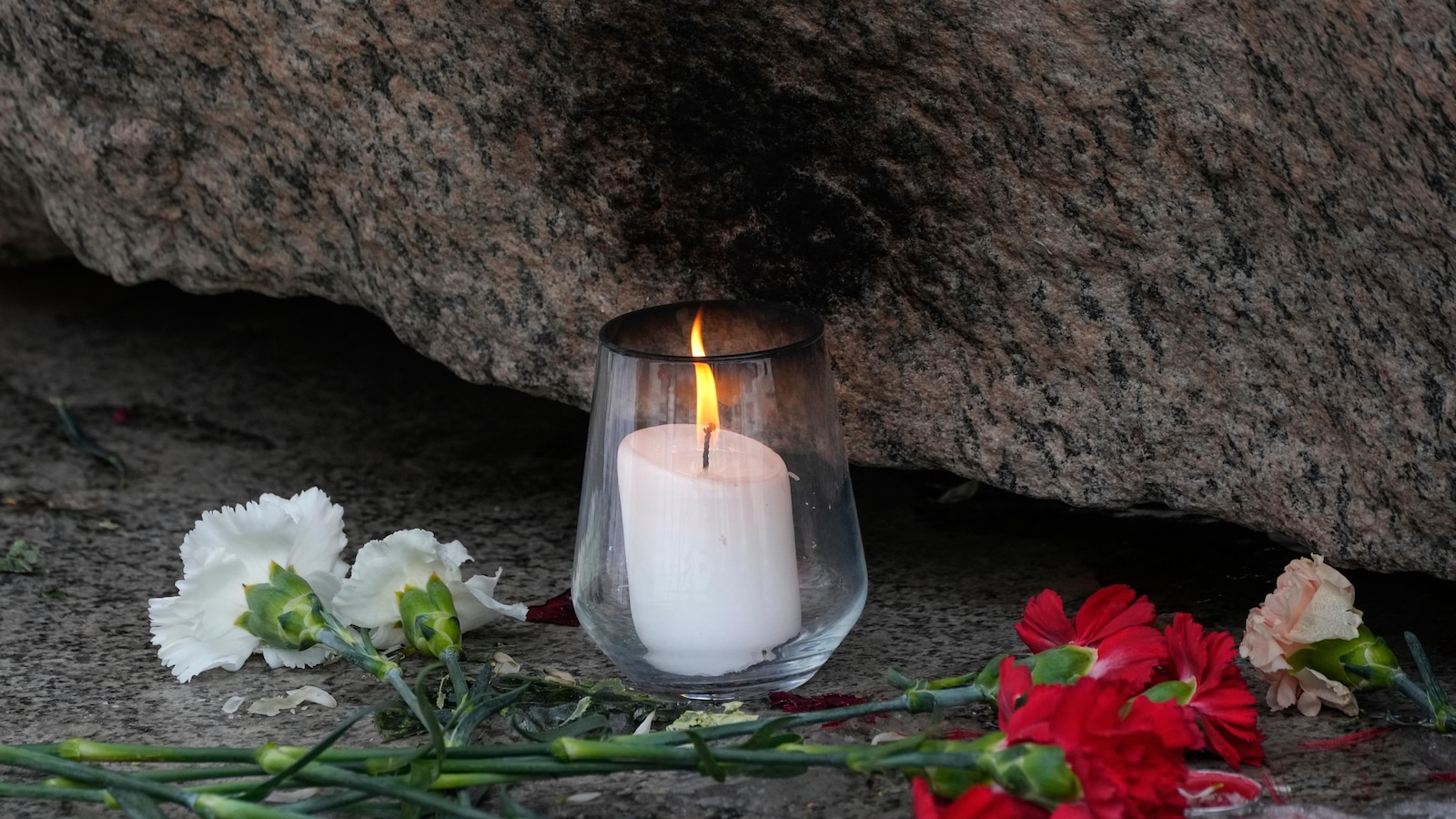 "Navalny's Allies Allege Threats of Secret Burial as Putin's Power Flexes"