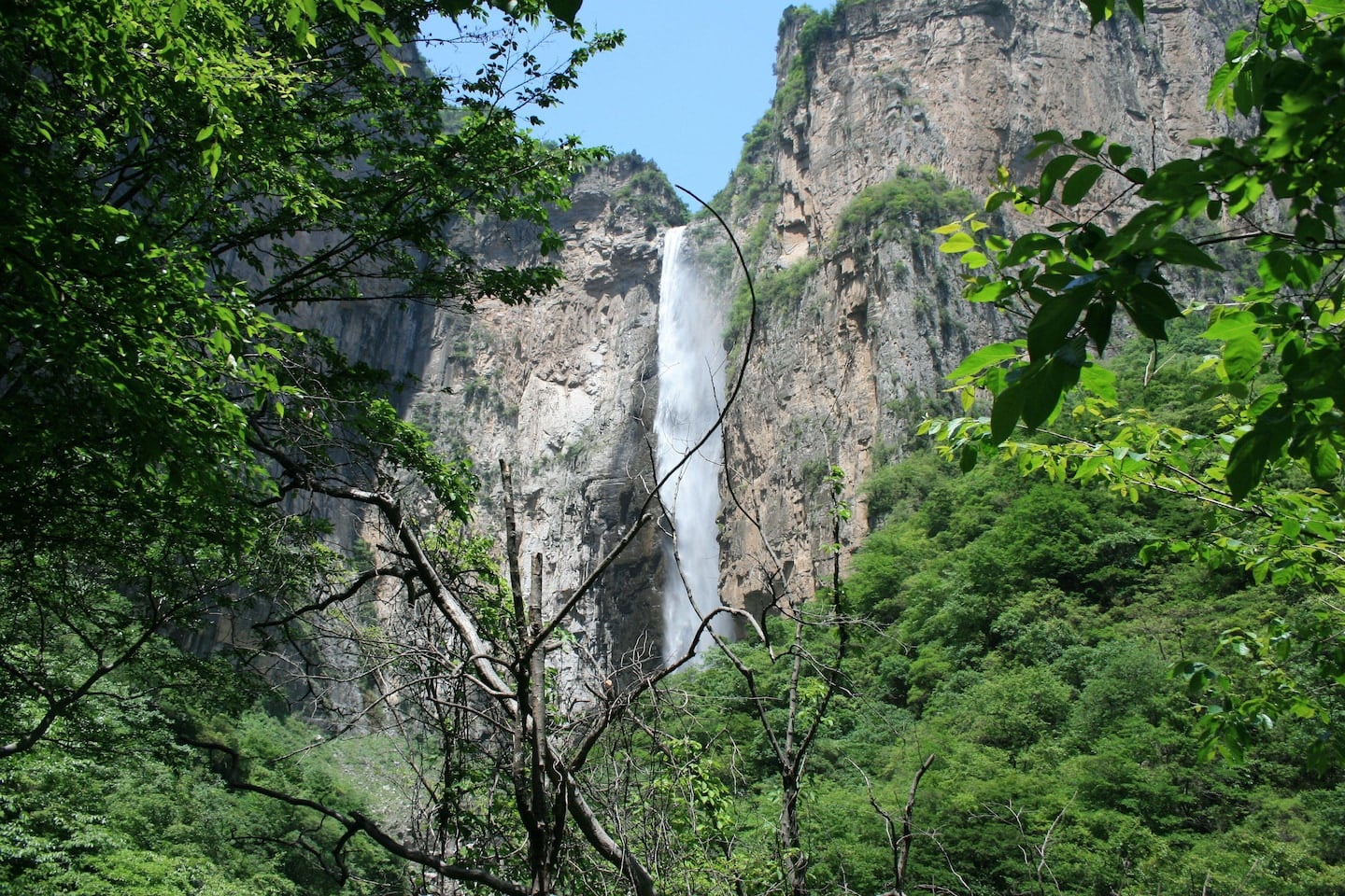 Featured image for China's Tallest Waterfall Exposed as Pipe-Fed