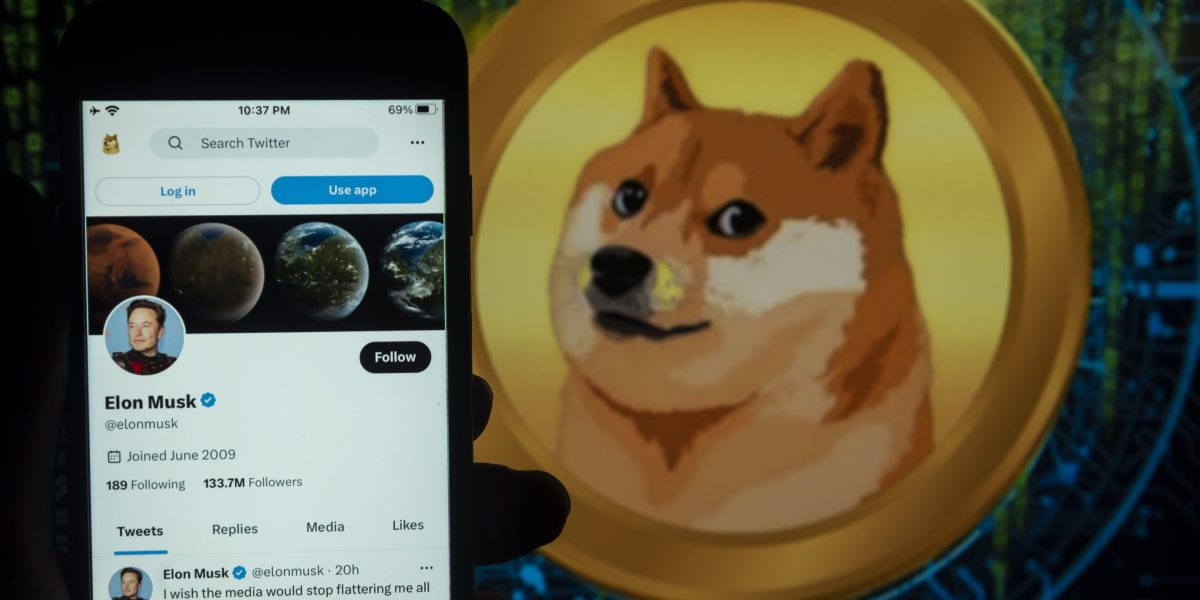 Elon Musk's Twitter logo change causes Dogecoin value drop.