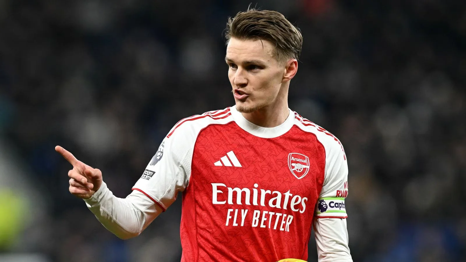 Arsenal Maintains Top Spot Amidst Title Chase and Key Victories