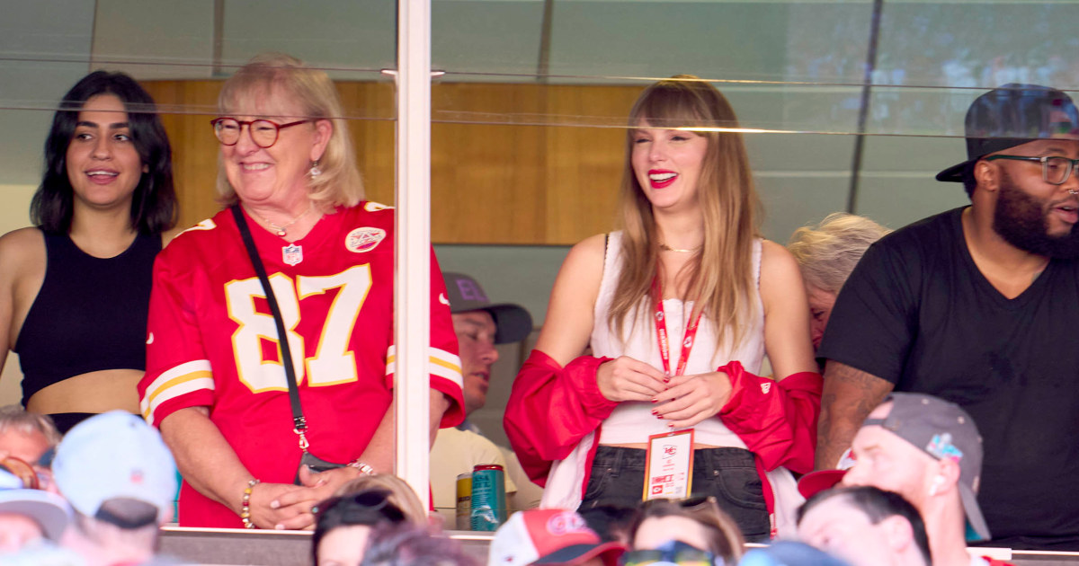 "Mama Kelce's Super Bowl Seating Surprise: Family's Stance on Pricey Suites"