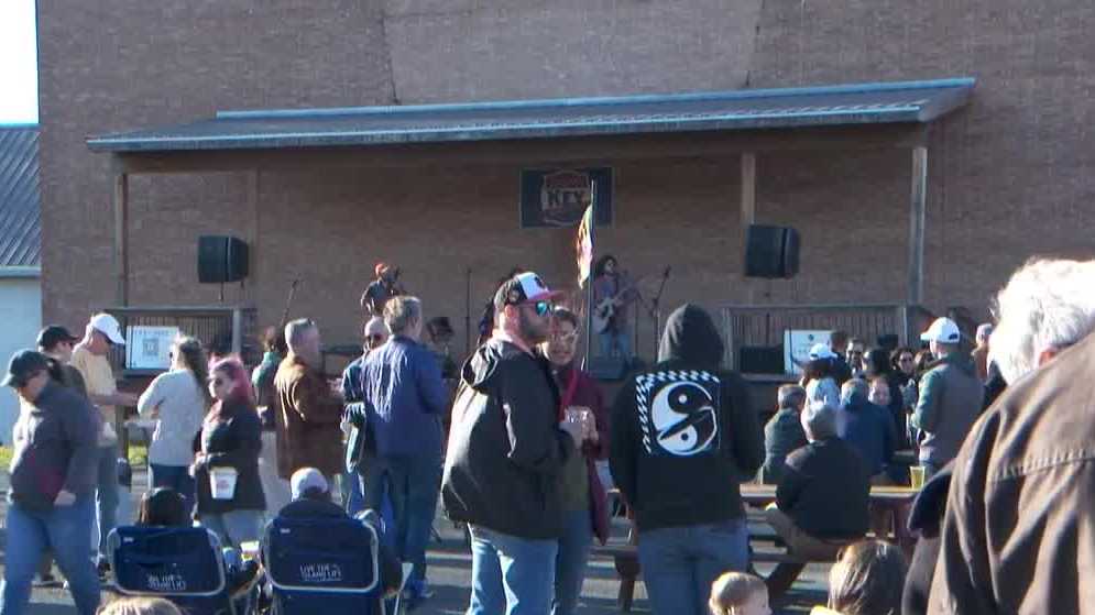 "Supporting Port Workers: Concerts, Festivals, and Reflections"