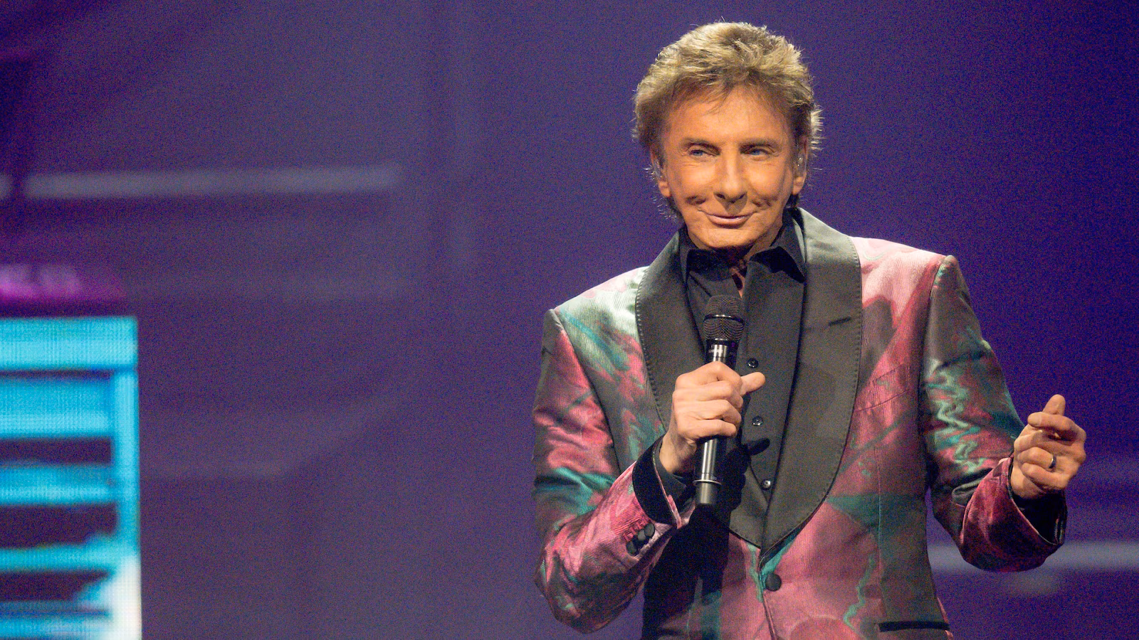 Featured image for Barry Manilow Diagnosed With Lung Cancer and Cancels Concerts