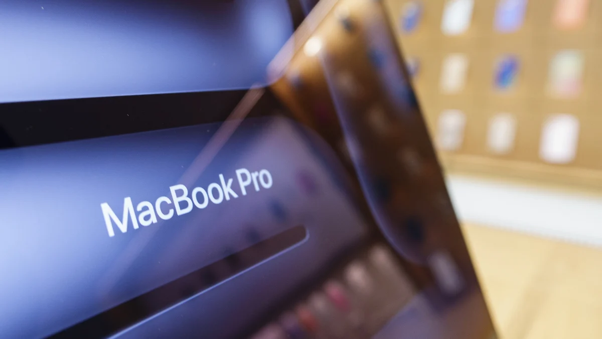 Featured image for Apple Prepares Touchscreen MacBook Pro with OLED and M6 Chip