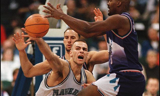 Featured image for Former UNC and NBA player Eric Montross diagnosed with cancer at age 51.