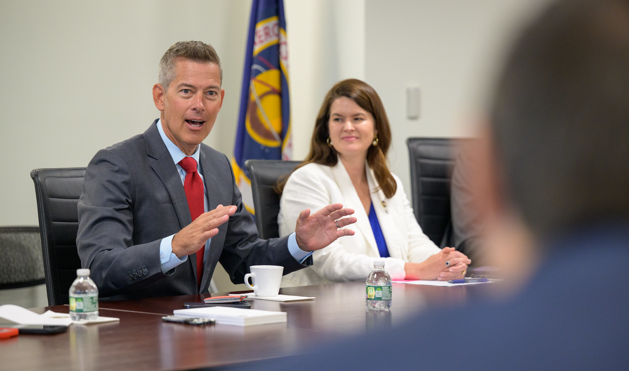 Featured image for Elon Musk Clashes with NASA Leaders Over Artemis and SpaceX Roles