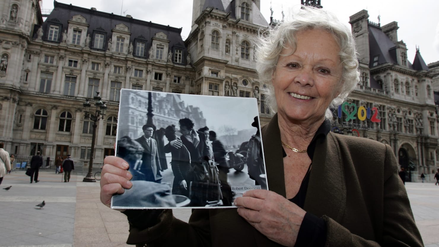 Francoise Bornet, Subject of Doisneau's Famous Paris Kiss Photo, Passes Away at 93