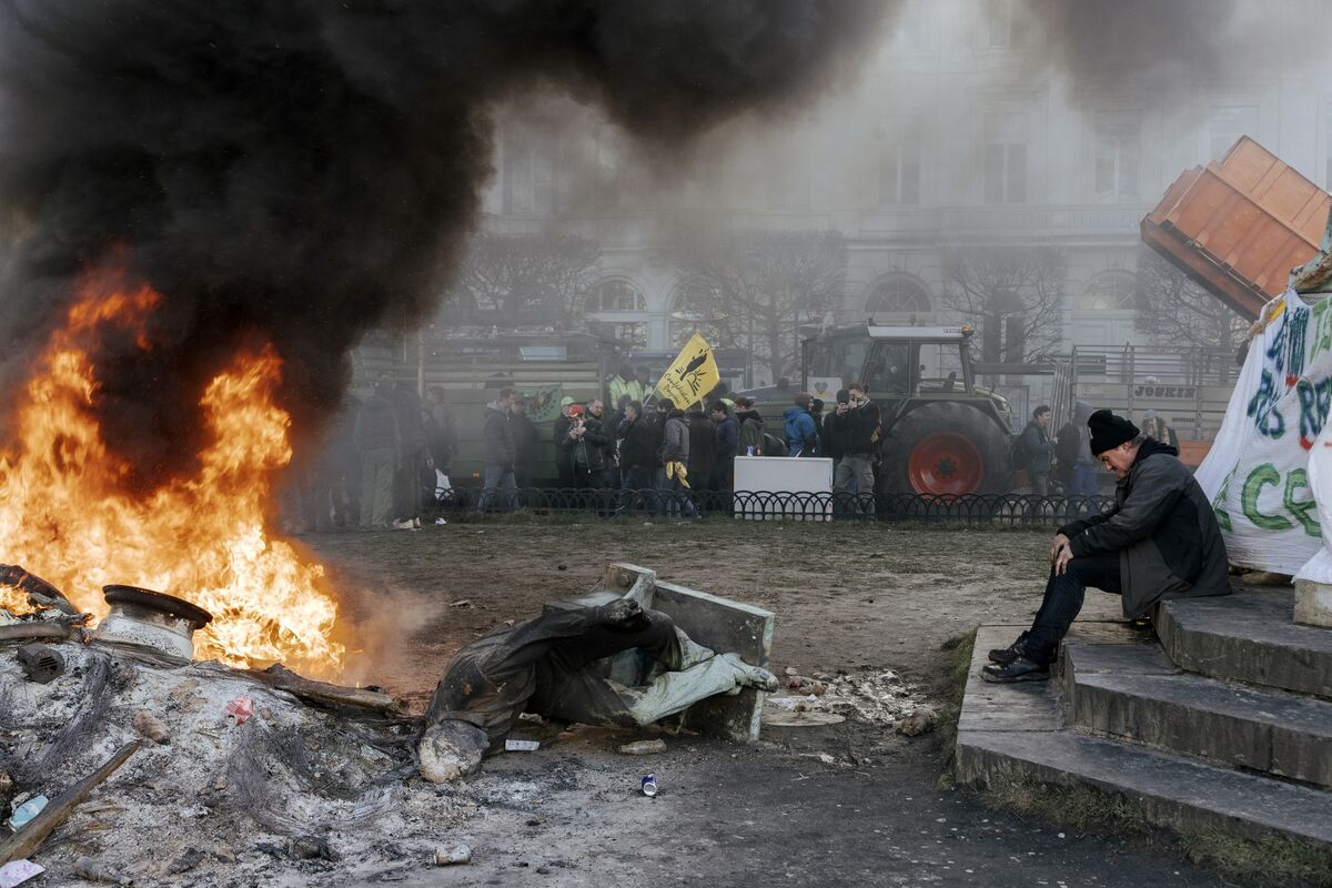 "European Farmers Unite: Rising Protests Threaten Political Landscape"