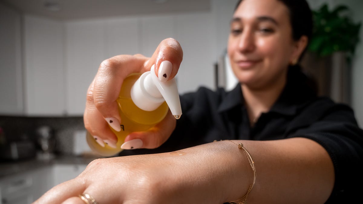 Featured image for The Benefits of Coconut Oil for Skin and Hair