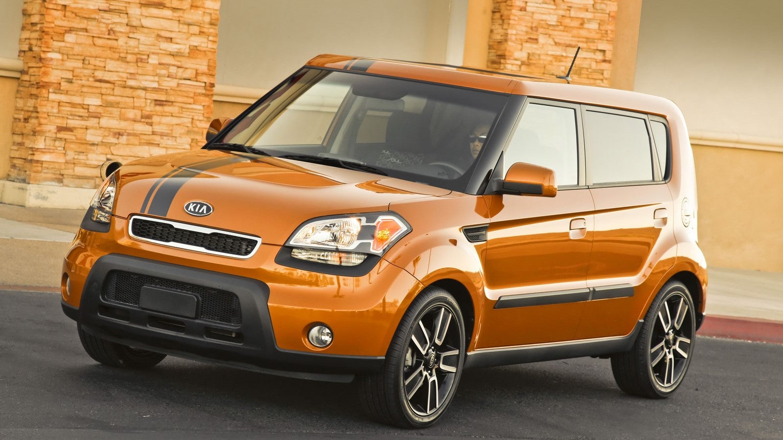 Hyundai and Kia offer free steering wheel locks to combat TikTok car theft challenge.