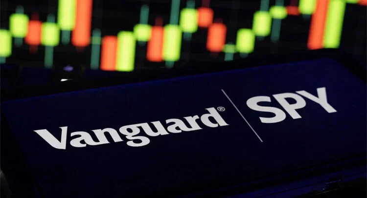 VOO Emerges as 2026 Long-Term Pick Over SPY Despite SPY's Liquidity Edge
