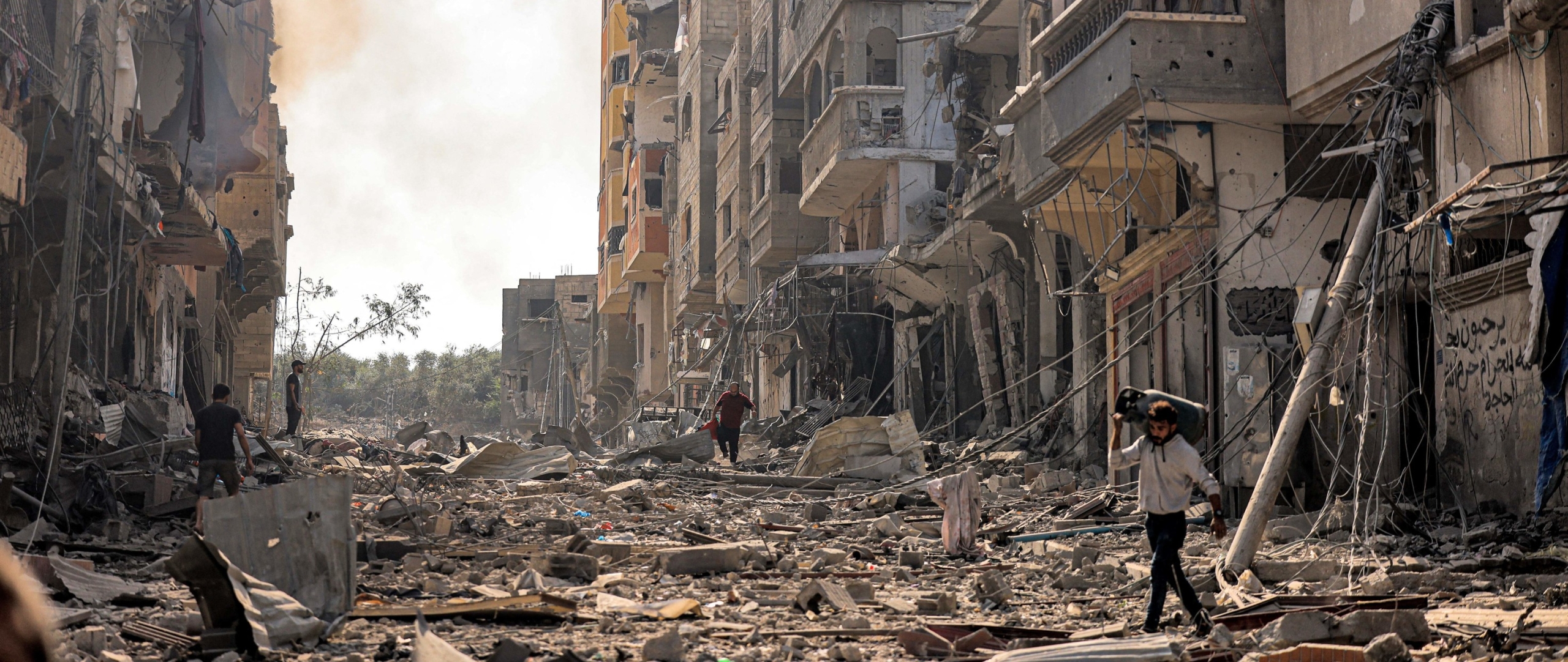 Gaza Civilians Face Unprecedented Risk as Israel Implements Communication Blackout and Expands Ground Attacks