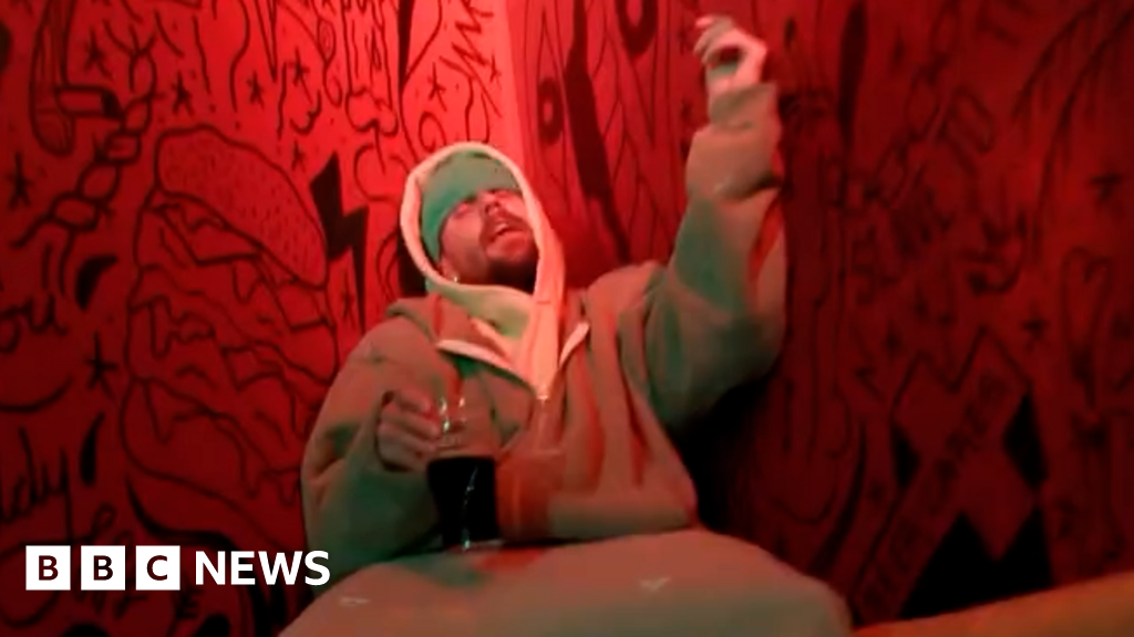 Featured image for Justin Bieber Spotted Filming in Scotland, Enjoying Local Flavors