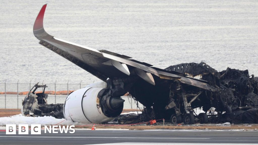 Featured image for "Tokyo Airport Tragedy: Conflicting Reports and Runway Miscommunication Under Investigation"
